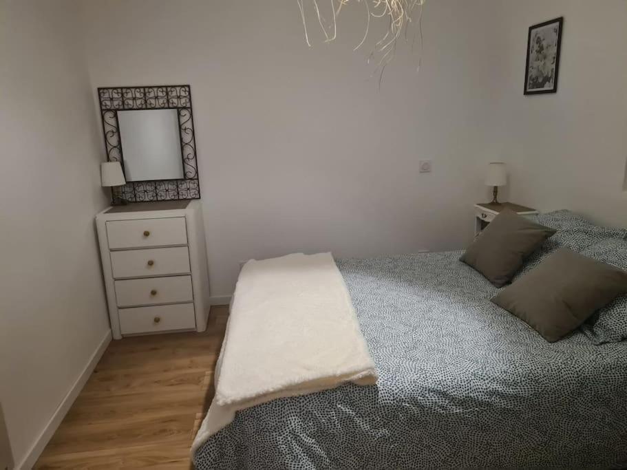 Charmant Appart Cosy Climatise Avec Terrasse Besseges Екстериор снимка